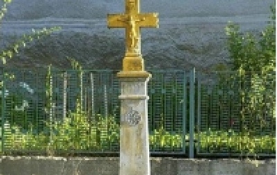 Kamenný křížek Skorkov